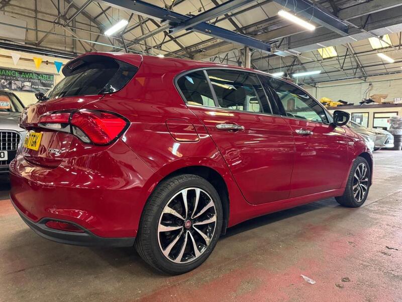 FIAT TIPO 1.4 Tipo Hatchback 1.4 95hp Lounge 2017