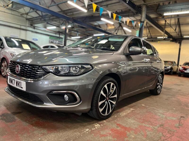 FIAT TIPO 1.4 Tipo Hatchback 1.4 95hp Lounge 2017