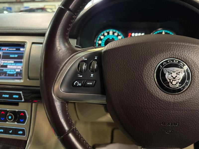 JAGUAR XF 2.2 d Portfolio 2015