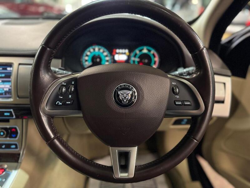 JAGUAR XF 2.2 d Portfolio 2015