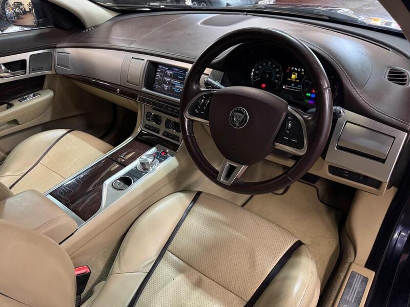 JAGUAR XF 2.2 d Portfolio 2015