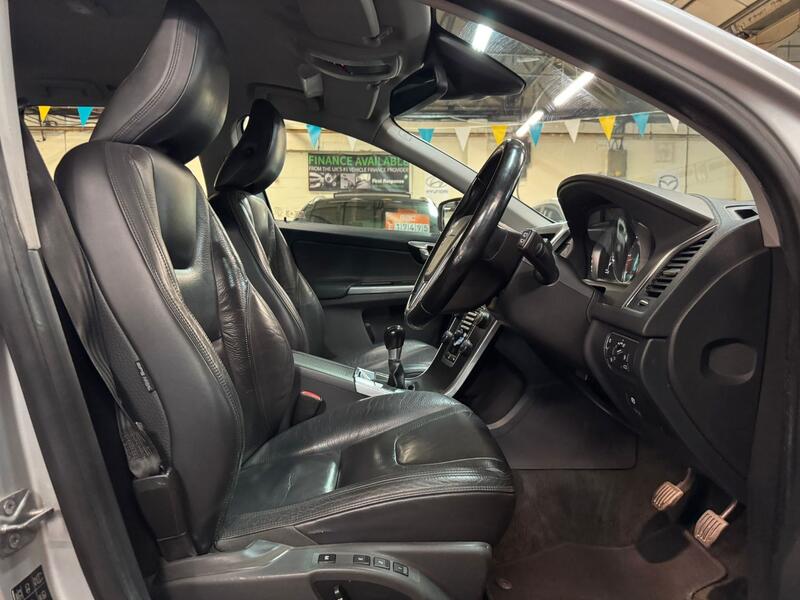 VOLVO XC60 2.0 D4 SE Lux 2013