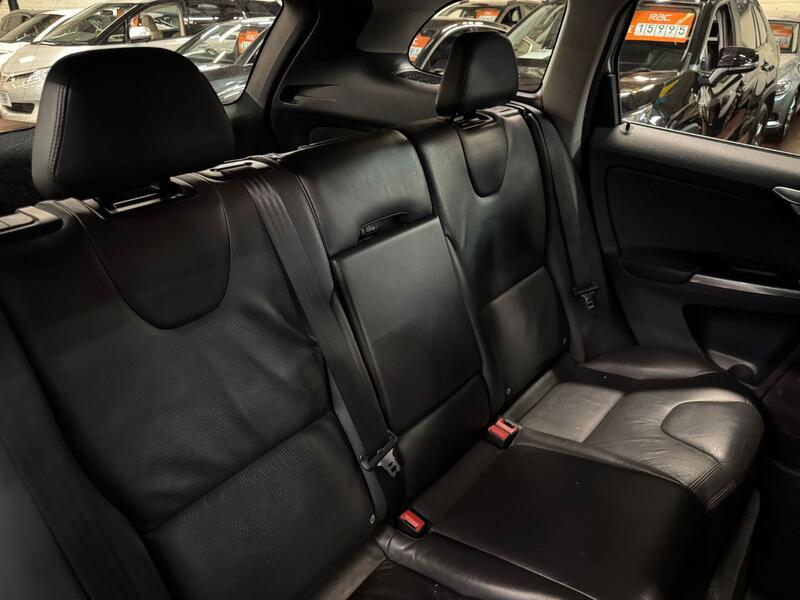 VOLVO XC60 2.0 D4 SE Lux 2013