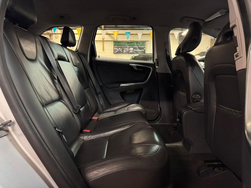 VOLVO XC60 2.0 D4 SE Lux 2013