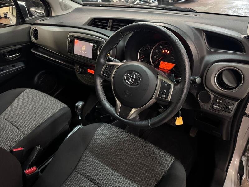 TOYOTA YARIS 1.3 Dual VVT-i Icon Plus 2014