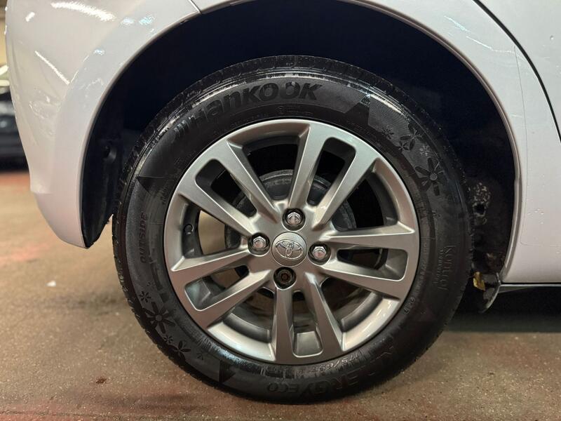 TOYOTA YARIS 1.3 Dual VVT-i Icon Plus 2014