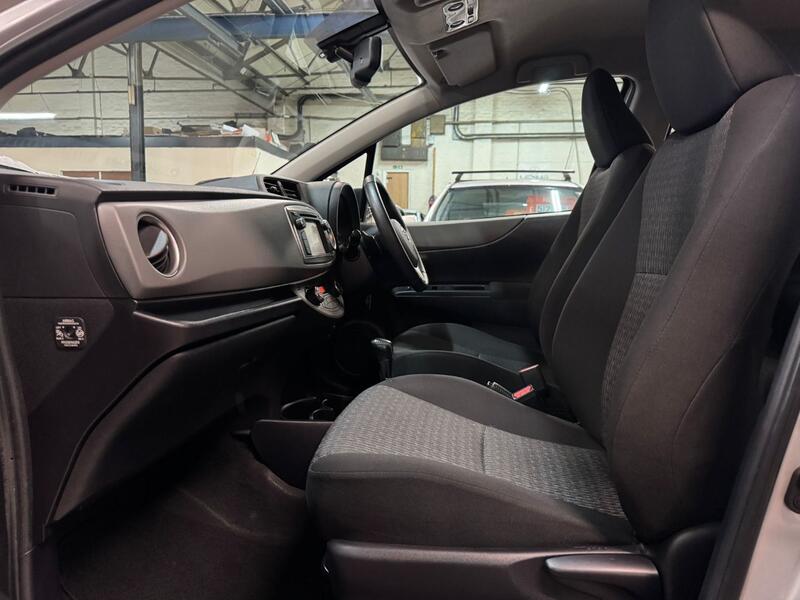 TOYOTA YARIS 1.3 Dual VVT-i Icon Plus 2014