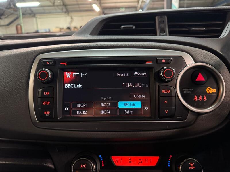 TOYOTA YARIS 1.3 Dual VVT-i Icon Plus 2014