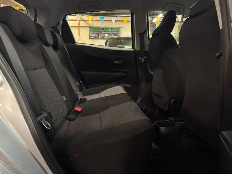 TOYOTA YARIS 1.3 Dual VVT-i Icon Plus 2014