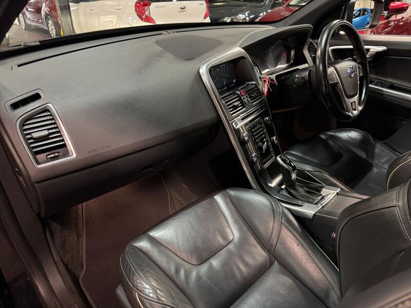 VOLVO XC60 2.4 D4 R-Design Lux Nav 2014