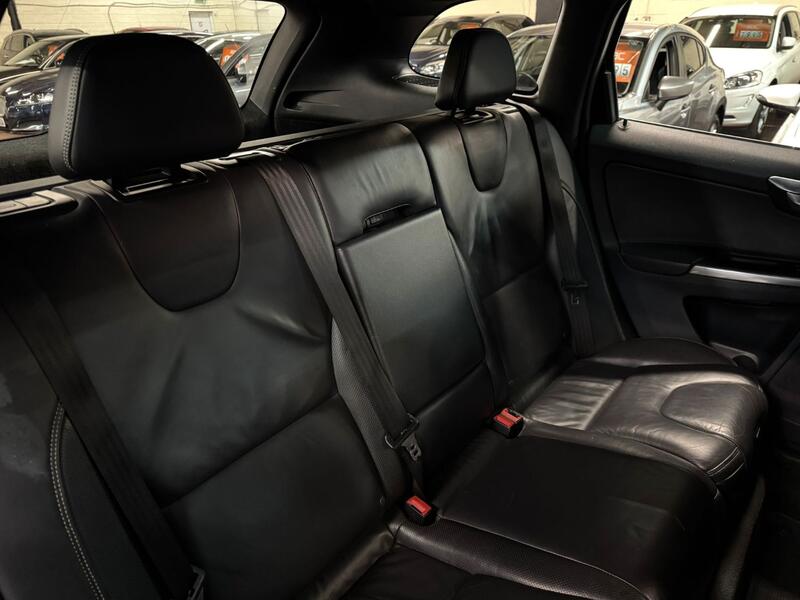 VOLVO XC60 2.4 D4 R-Design Lux Nav 2014