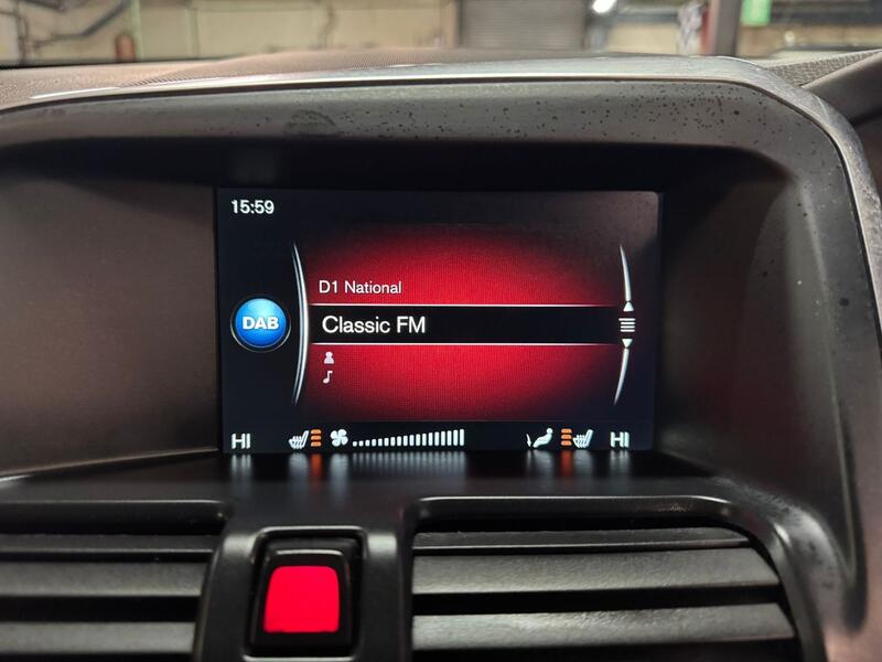 VOLVO XC60 2.4 D4 R-Design Lux Nav 2014