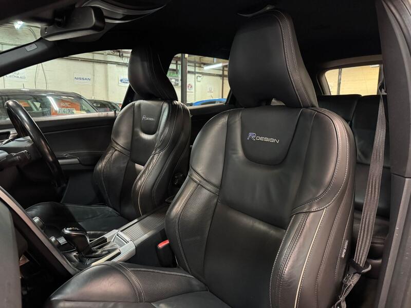 VOLVO XC60 2.4 D4 R-Design Lux Nav 2014