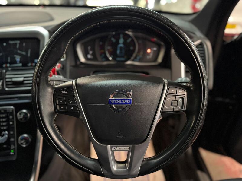 VOLVO XC60 2.4 D4 R-Design Lux Nav 2014
