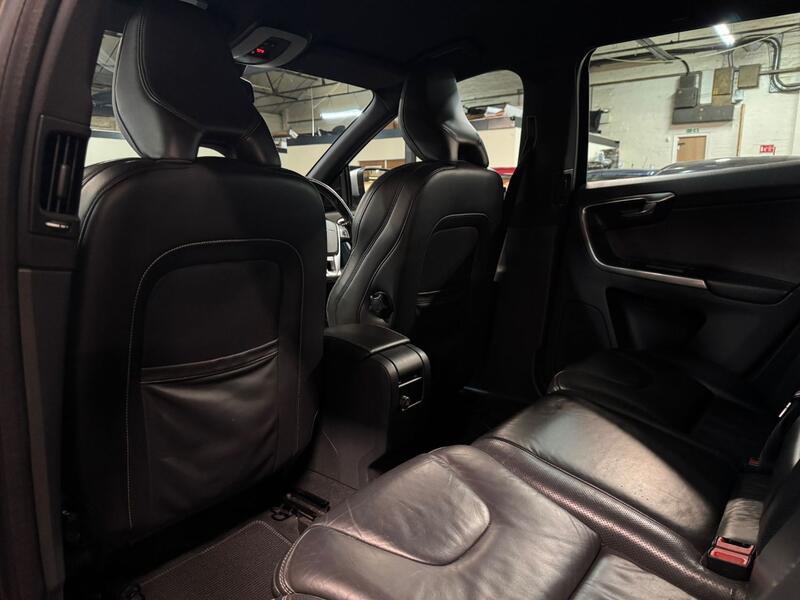 VOLVO XC60 2.4 D4 R-Design Lux Nav 2014