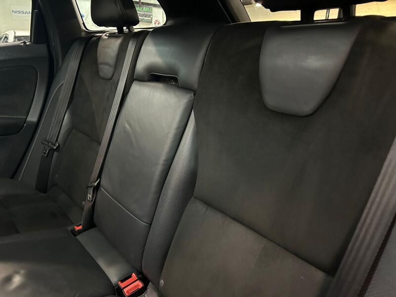 VOLVO XC60 2.0 D4 R-Design 2014