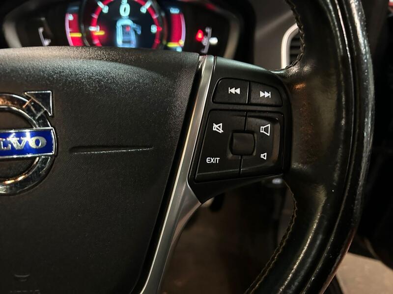 VOLVO XC60 2.0 D4 R-Design 2014