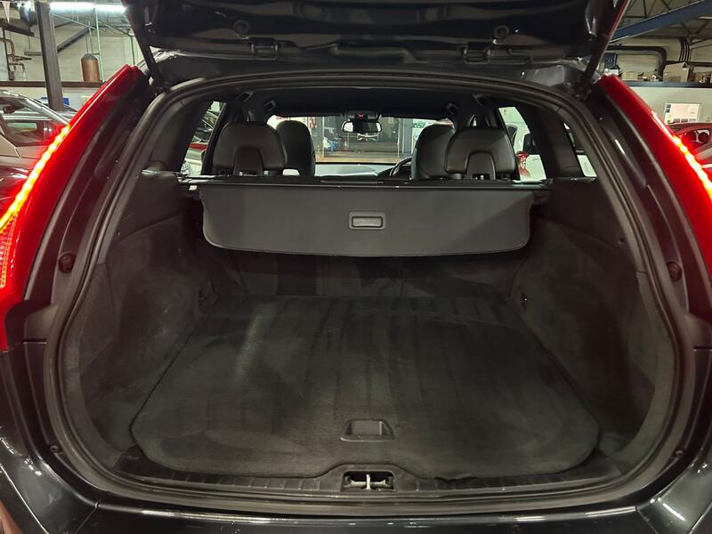 VOLVO XC60 2.0 D4 R-Design 2014