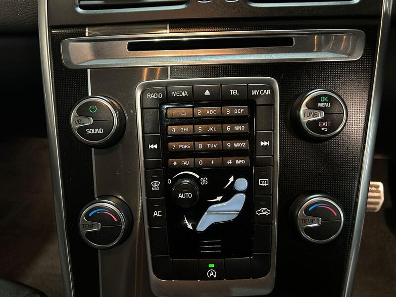 VOLVO XC60 2.0 D4 R-Design 2014