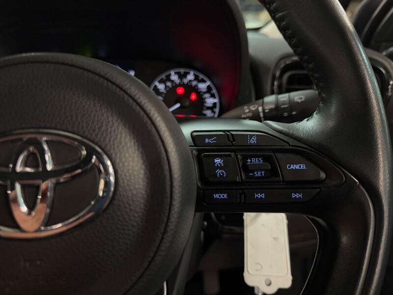 TOYOTA YARIS 1.5 VVT-h Icon 2021