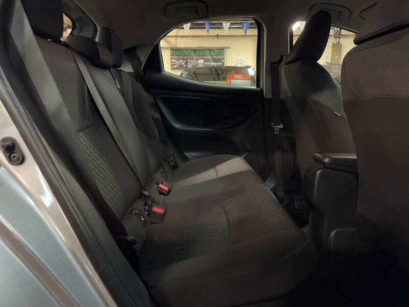 TOYOTA YARIS 1.5 VVT-h Icon 2021