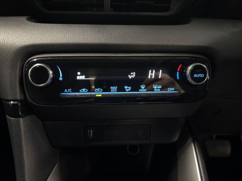 TOYOTA YARIS 1.5 VVT-h Icon 2021