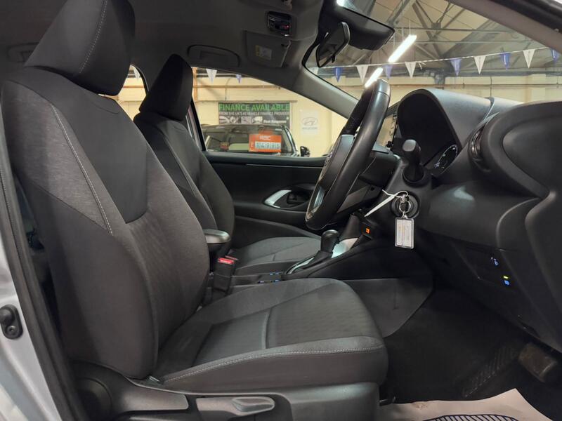 TOYOTA YARIS 1.5 VVT-h Icon 2021