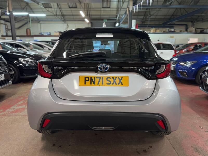 TOYOTA YARIS 1.5 VVT-h Icon 2021