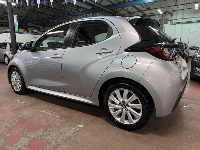TOYOTA YARIS 1.5 VVT-h Icon 2021