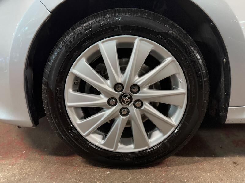 TOYOTA YARIS 1.5 VVT-h Icon 2021