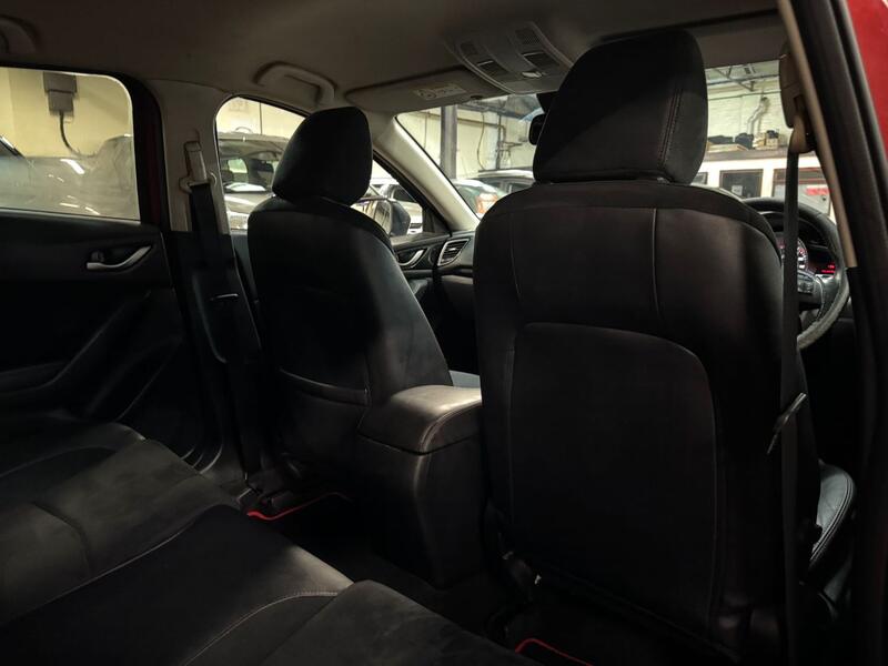 MAZDA MAZDA3 2.0 SKYACTIV-G Sport Black 2016