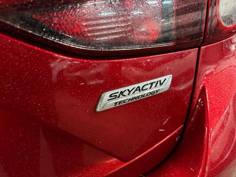 MAZDA MAZDA3 2.0 SKYACTIV-G Sport Black 2016