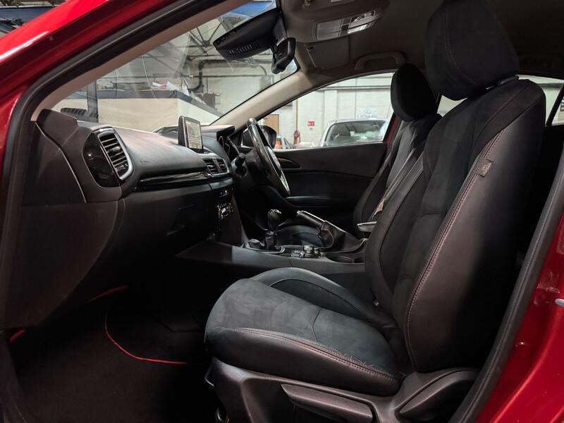 MAZDA MAZDA3 2.0 SKYACTIV-G Sport Black 2016