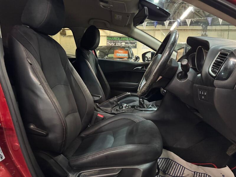 MAZDA MAZDA3 2.0 SKYACTIV-G Sport Black 2016