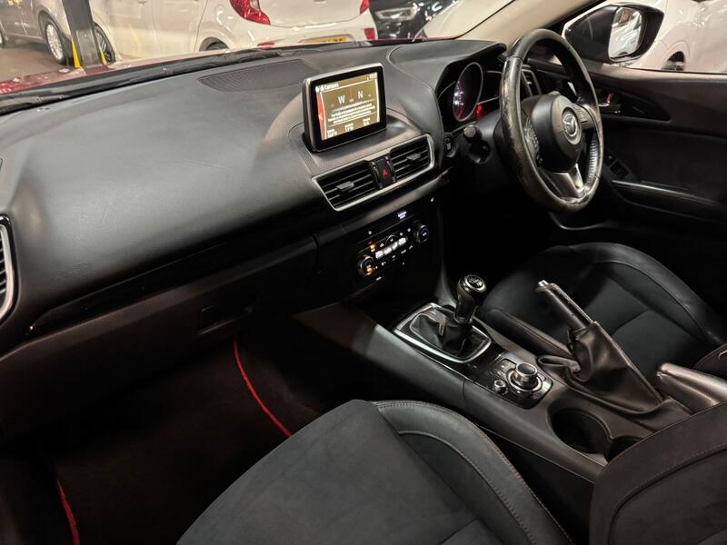 MAZDA MAZDA3 2.0 SKYACTIV-G Sport Black 2016