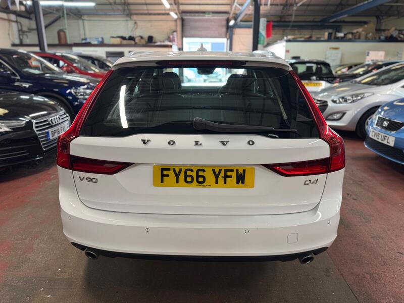VOLVO V90 2.0 Momentum Plus D4 2016