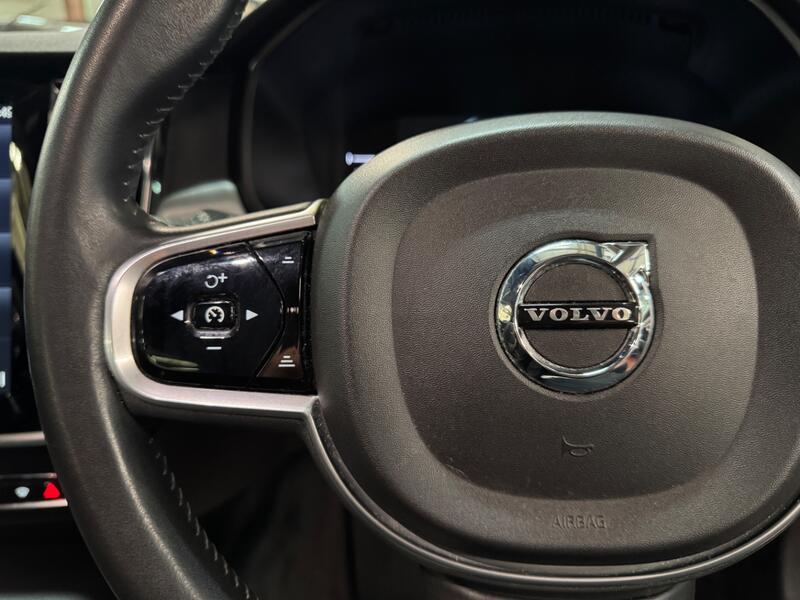 VOLVO V90 2.0 Momentum Plus D4 2016