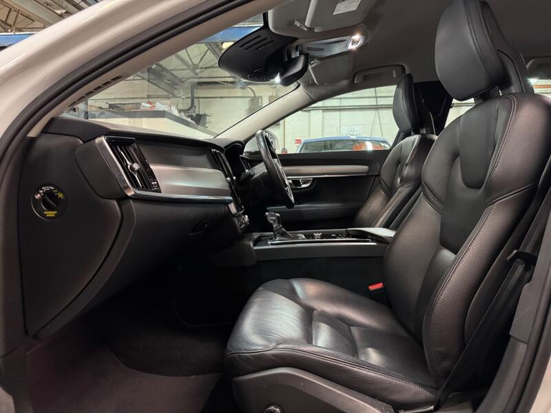 VOLVO V90 2.0 Momentum Plus D4 2016
