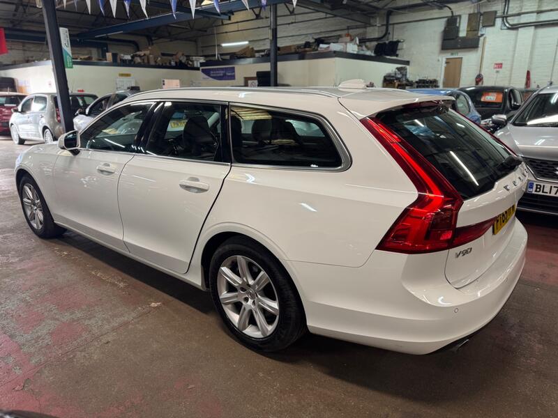 VOLVO V90 2.0 Momentum Plus D4 2016