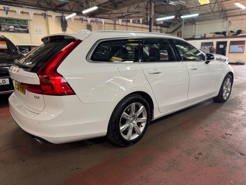 VOLVO V90 2.0 Momentum Plus D4 2016