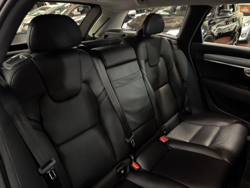 VOLVO V90 2.0 Momentum Plus D4 2016