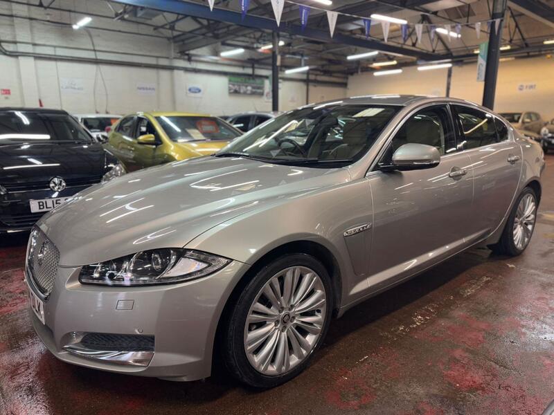 JAGUAR XF 2.2 d Portfolio 2012