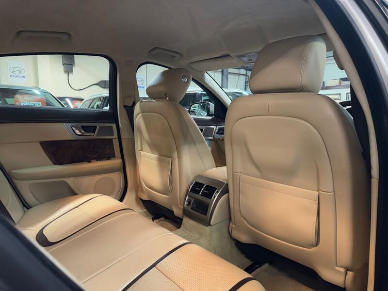JAGUAR XF 2.2 d Portfolio 2012