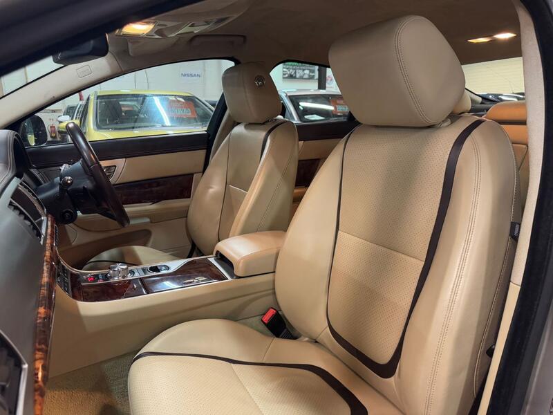 JAGUAR XF 2.2 d Portfolio 2012