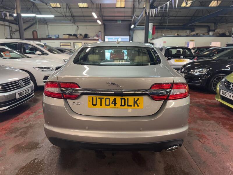 JAGUAR XF 2.2 d Portfolio 2012