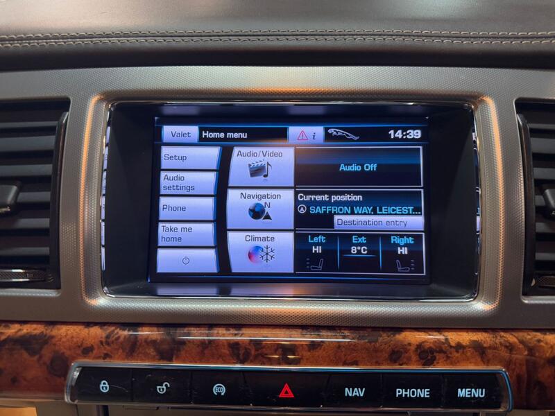 JAGUAR XF 2.2 d Portfolio 2012