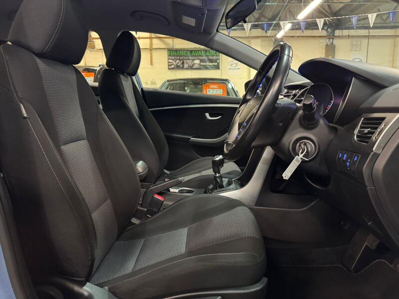 HYUNDAI I30 1.6 CRDi Blue Drive Active 2013