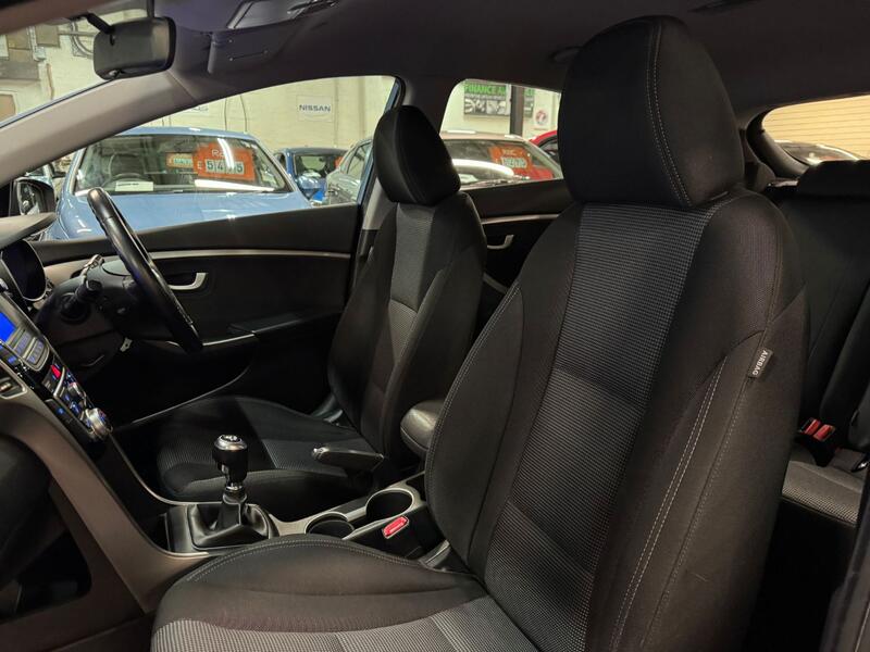 HYUNDAI I30 1.6 CRDi Blue Drive Active 2013