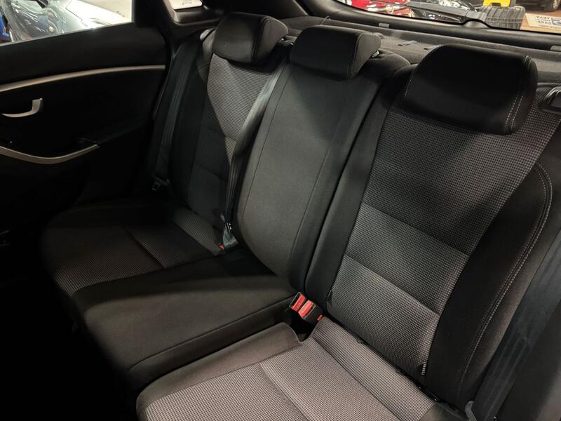 HYUNDAI I30 1.6 CRDi Blue Drive Active 2013