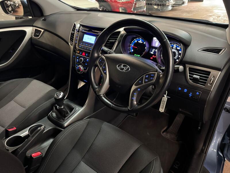 HYUNDAI I30 1.6 CRDi Blue Drive Active 2013